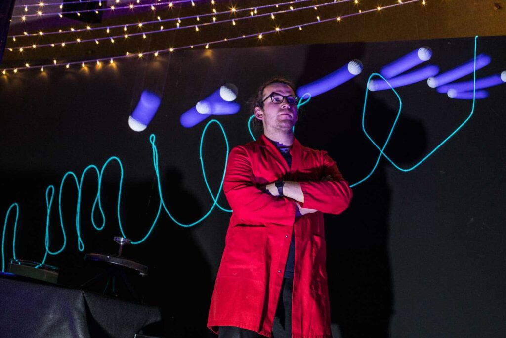 Explainer Looking At Movement In Science Theatre