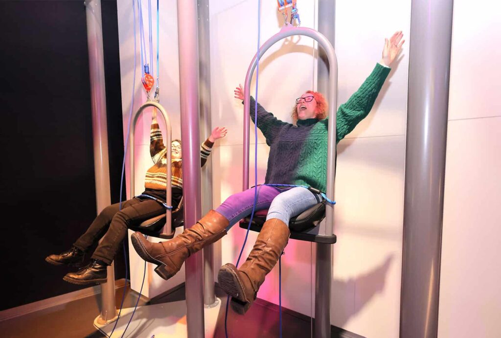 Test your strength and lift yourself up to see the science centre from a different viewpoint on our pulley chairs.