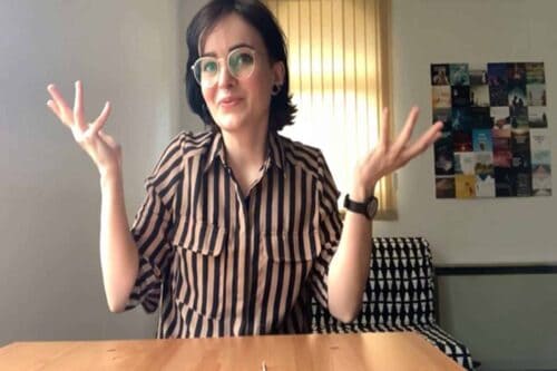 Lisa Biologist explores The evolution of bacterial cell shape