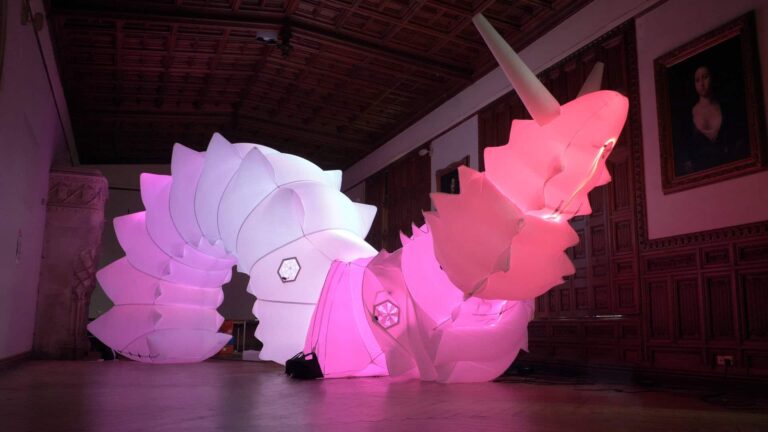 Luma - the giant glowing robotic snail