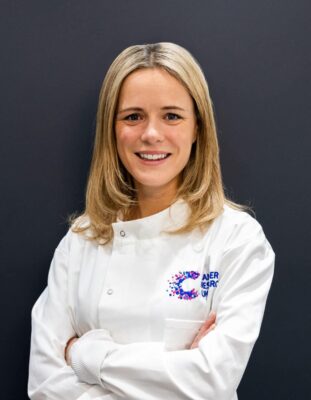 Professor Laura Greaves