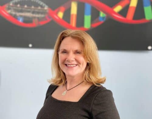 Dr Lorraine Cowley