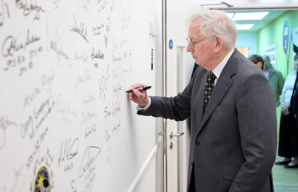 HRH Duke of Gloucester signs the ‘wall of fame’ in Life Science Centre’s Senior Lab